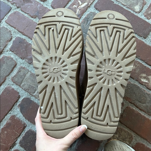 UGG Classic Ultra Mini Platform Boots in Chestnut - Picture 6 of 8